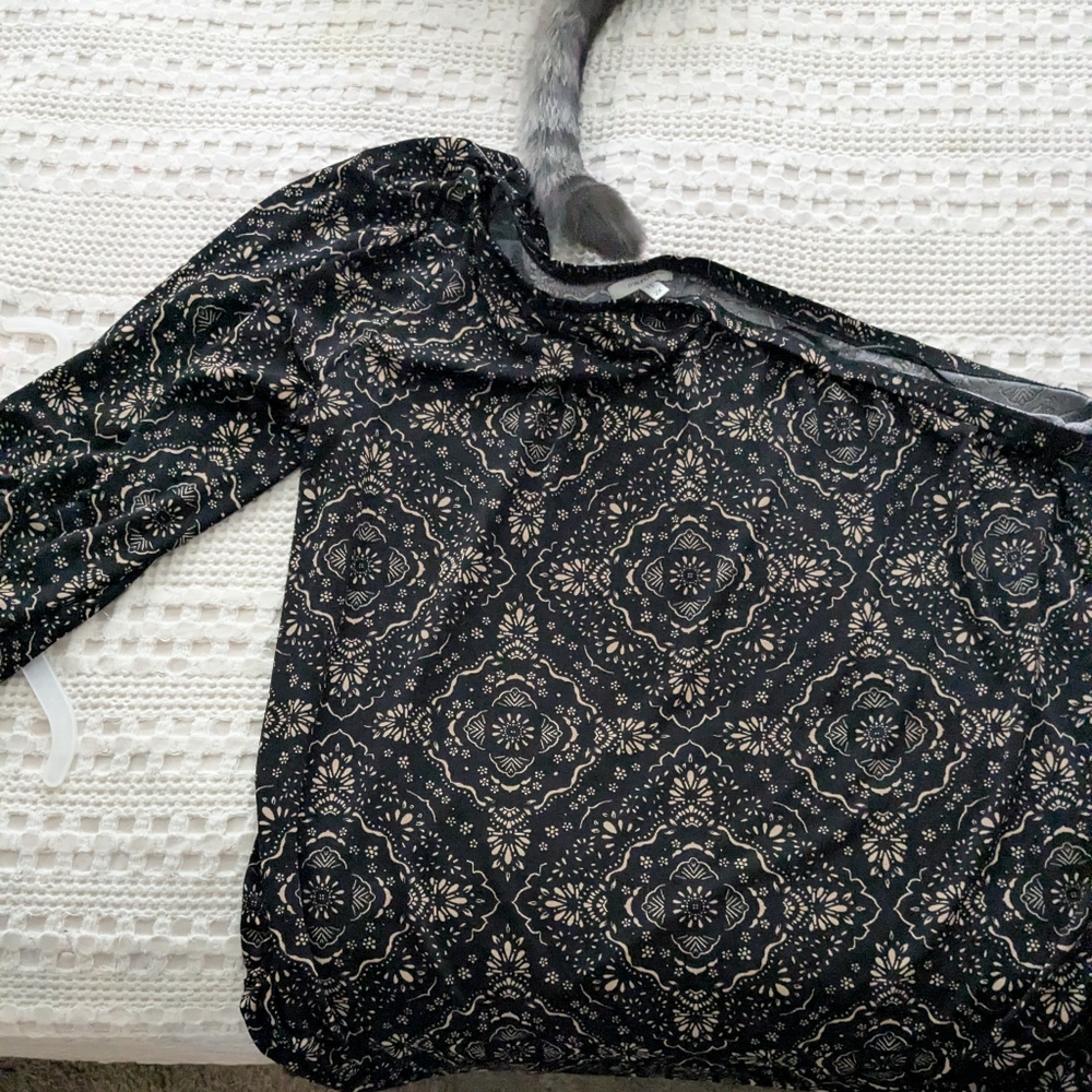 Black and Cream Patterned Top